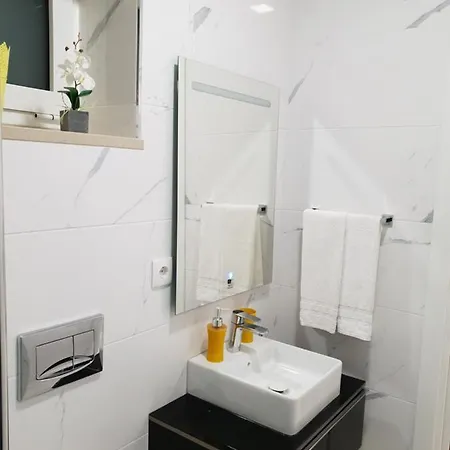 Beco's House - Suits *